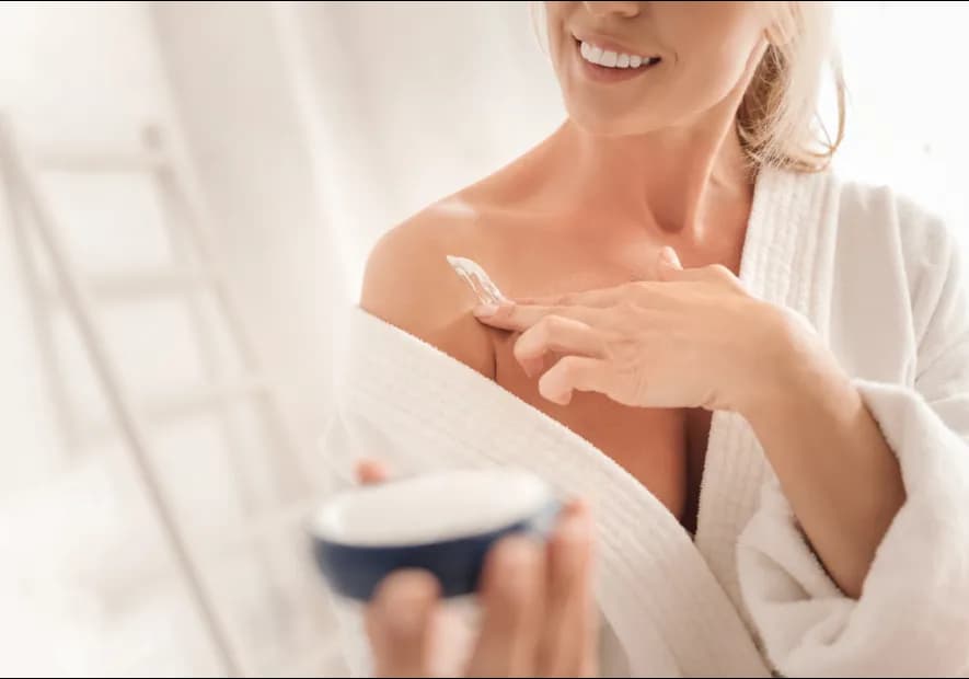 Krem czy balsam – co wybrać, by skutecznie pielęgnować skórę?