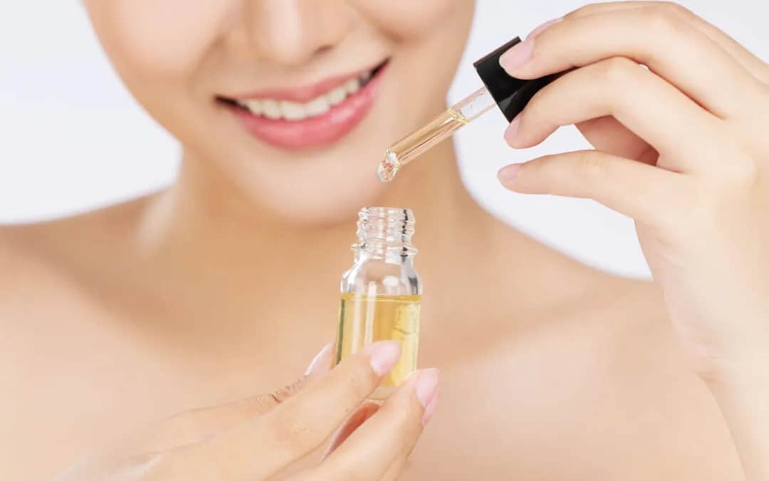 Kiedy używać serum do twarzy, aby maksymalnie poprawić efekty pielęgnacji